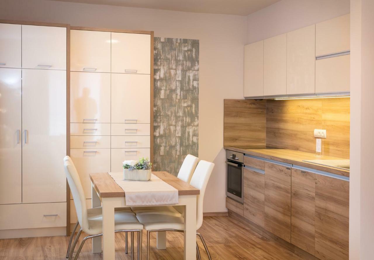 Foter Rezidencia 3 Apartment Gyor Exterior photo
